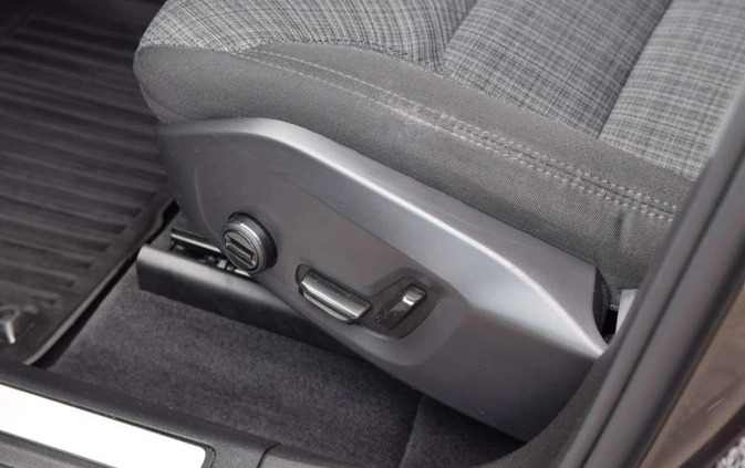 Volvo XC 60 cena 174900 przebieg: 53200, rok produkcji 2022 z Drobin małe 277